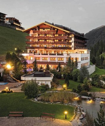 Hotel Alpenhof bei Sonnenuntergang